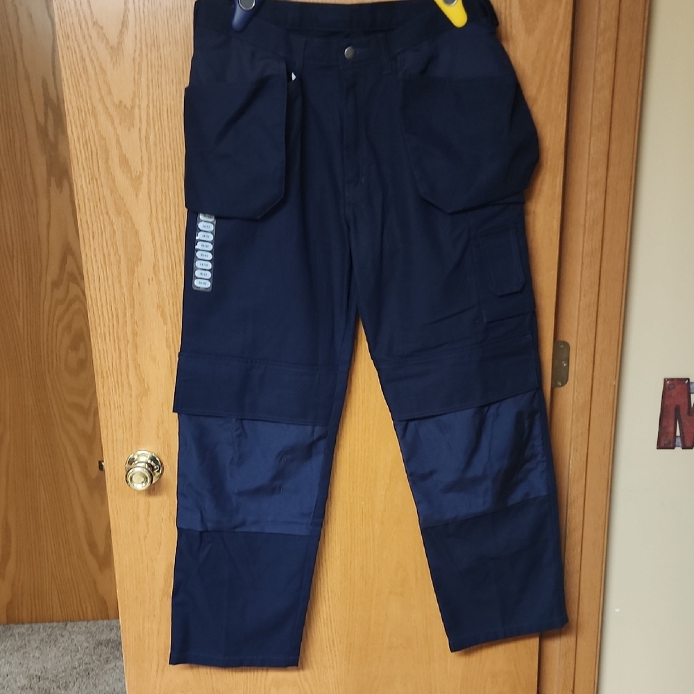 Skillers Cargo Pants 36x32 mens nwt number 4023